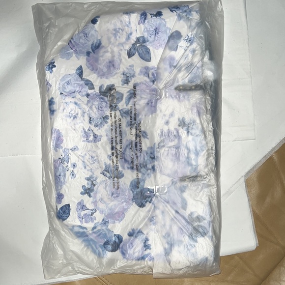 Victoria’s Secret Floral Tote - Picture 8 of 11